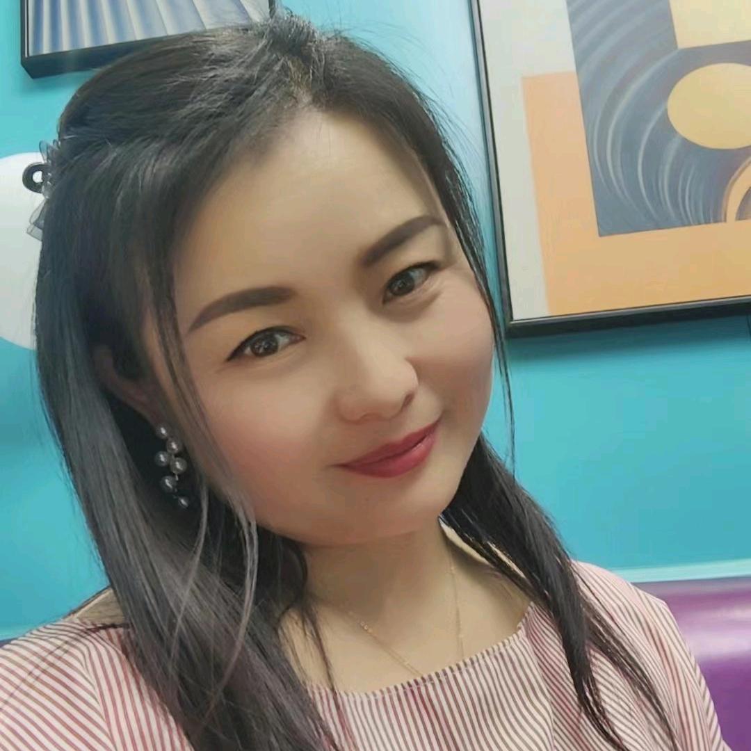 小石妹爱吃糖