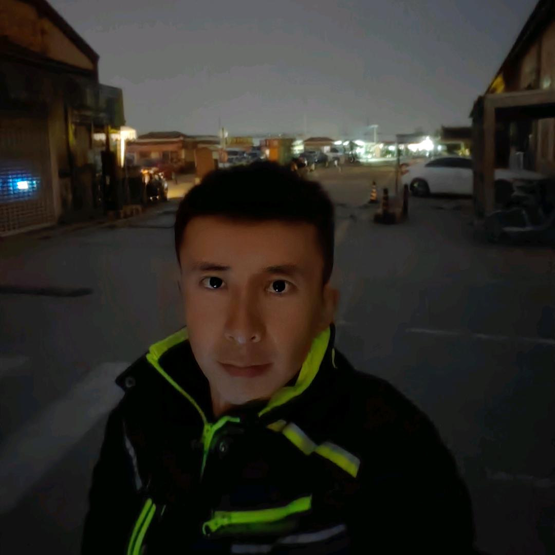 奋斗的八零后。
