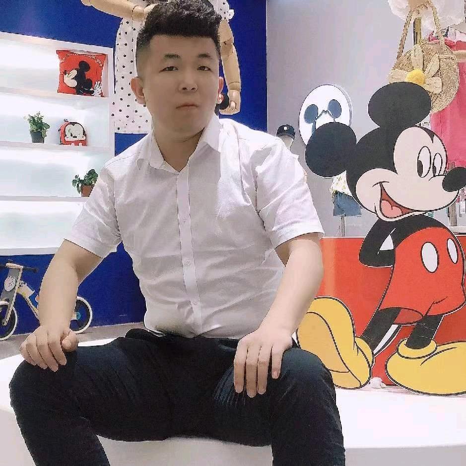 小菲特童装腿哥