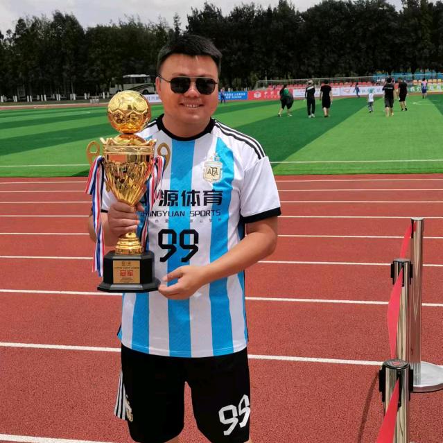李铭