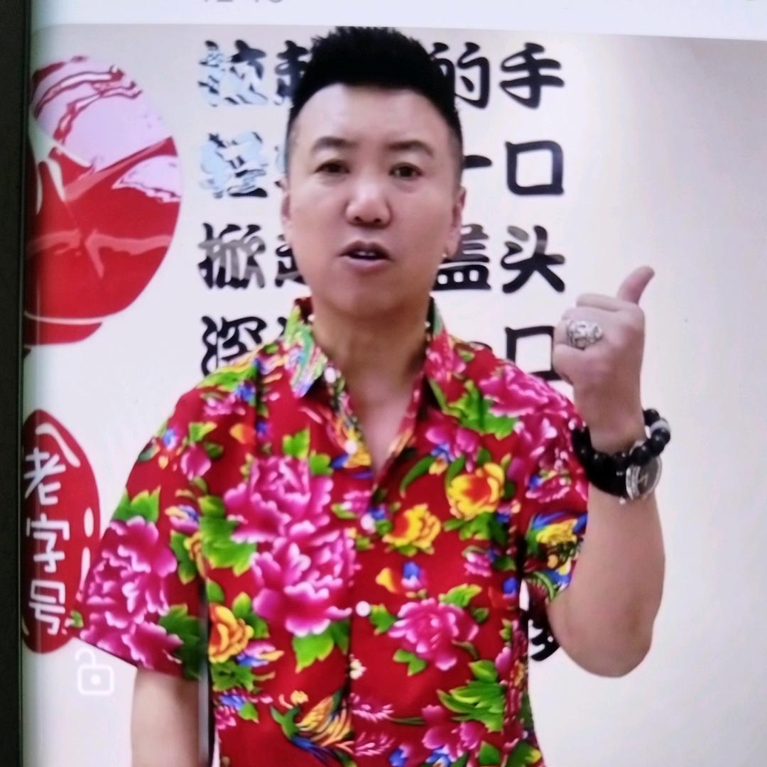 西双版纳大孩龙虾烧烤