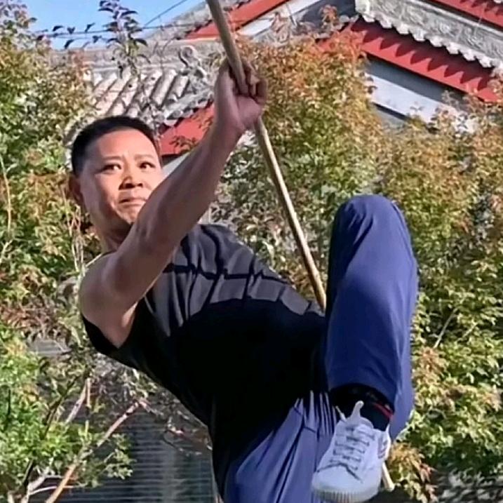 沙漠孤鹰