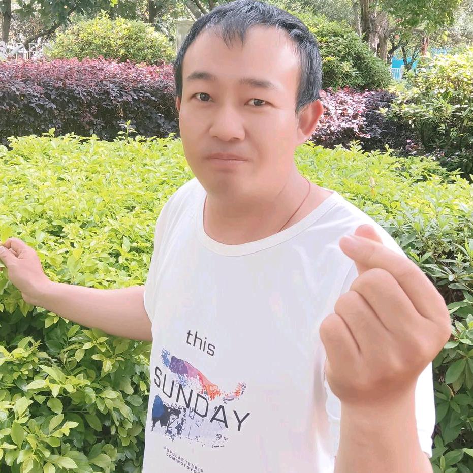 宏宏（唱歪歌）
