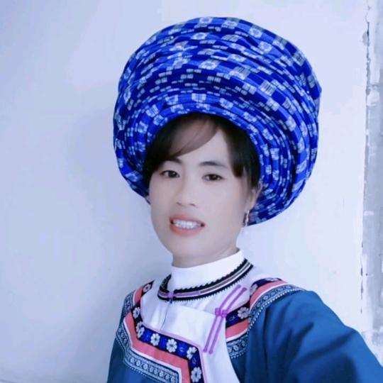 卢琴