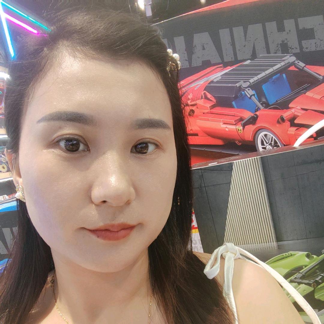 做美业的双姐姐