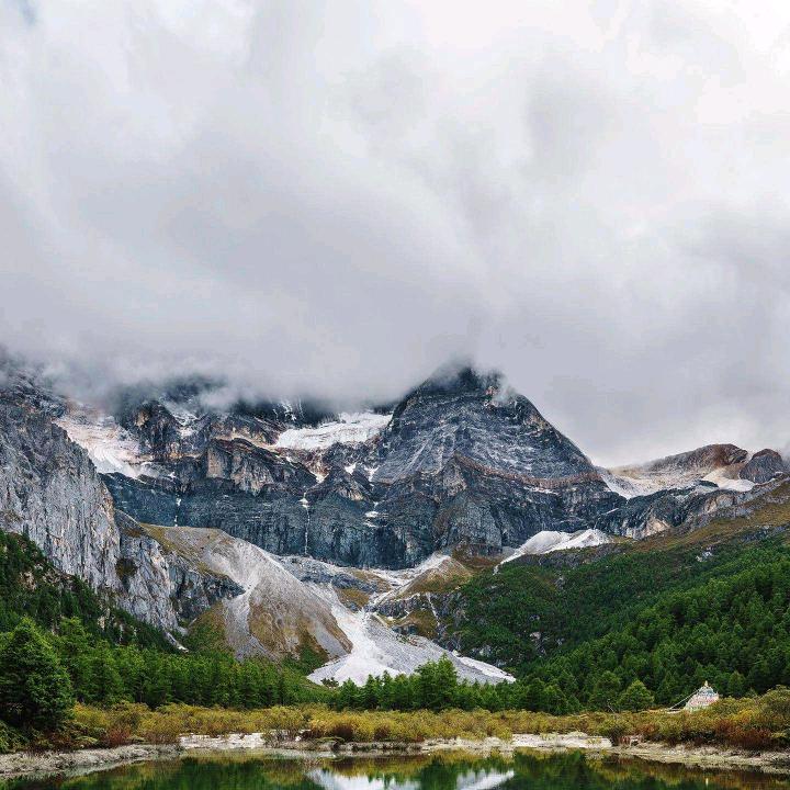 山间的居士