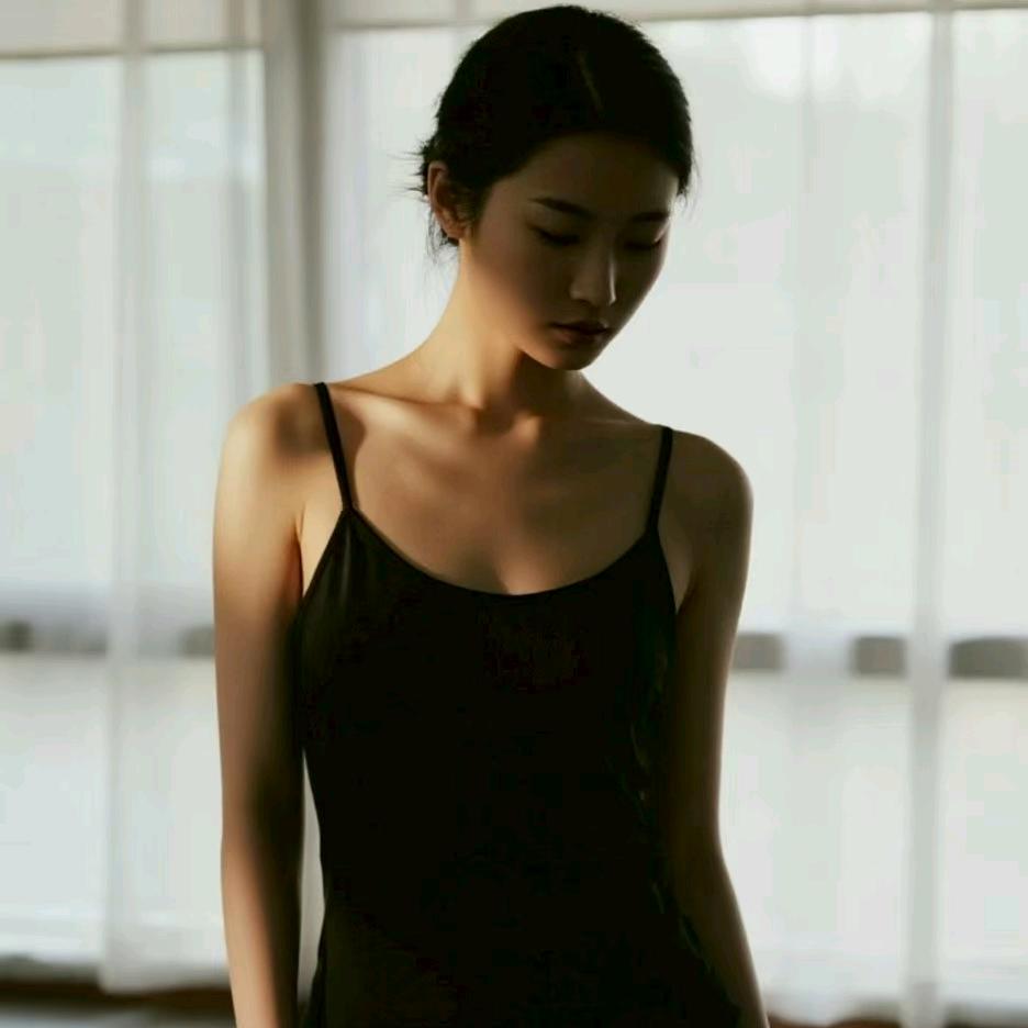 莹莹（一个人）