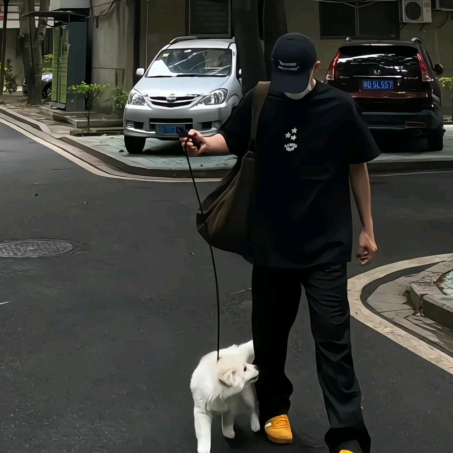 上山吃饭