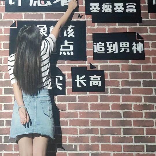 小周周👨‍👩‍👧‍👧