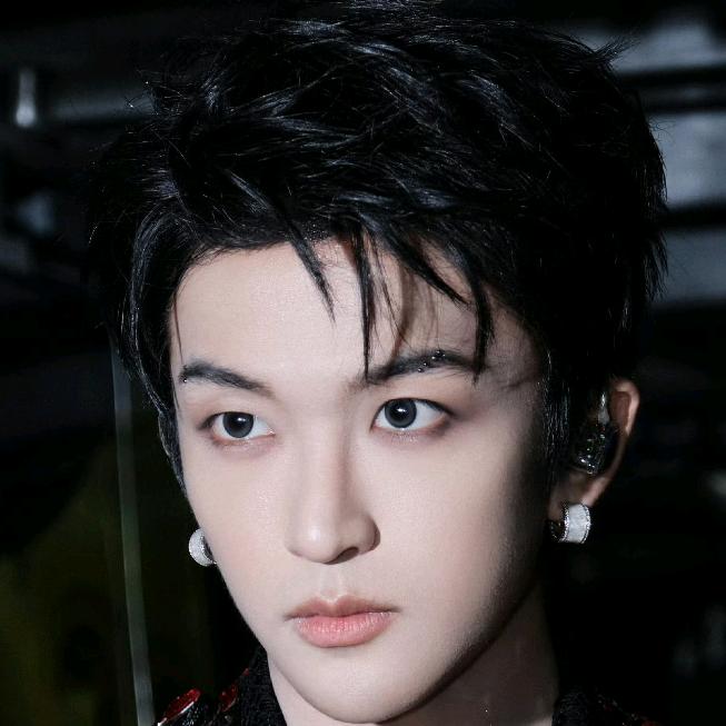 黄子弘凡_Lars的蟹黄堡