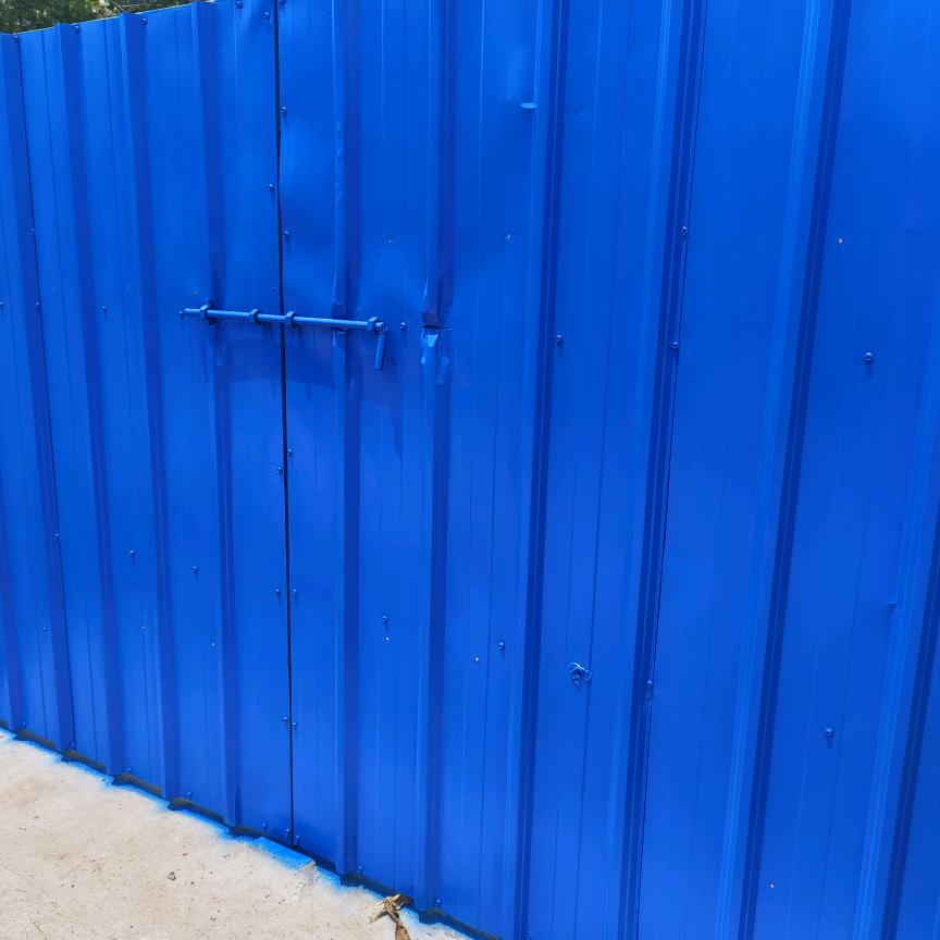 专业彩钢瓦,大门,翻新,喷漆。始终如一