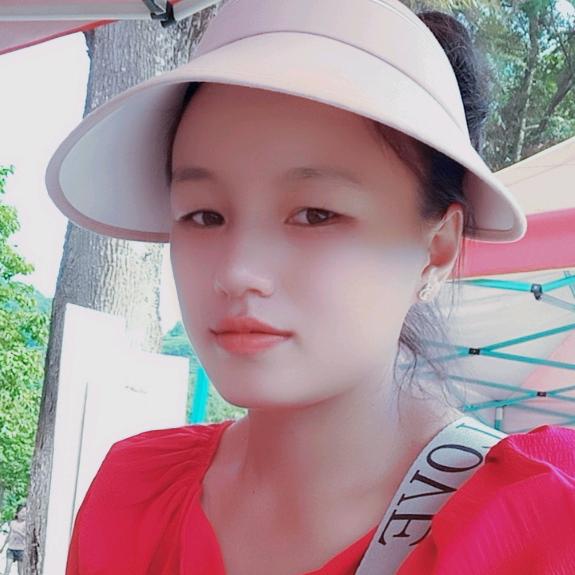 会笑的眼睛真漂亮