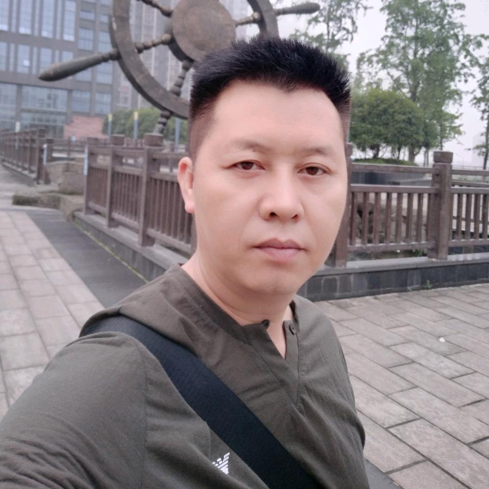 帅哥，，，，老狼