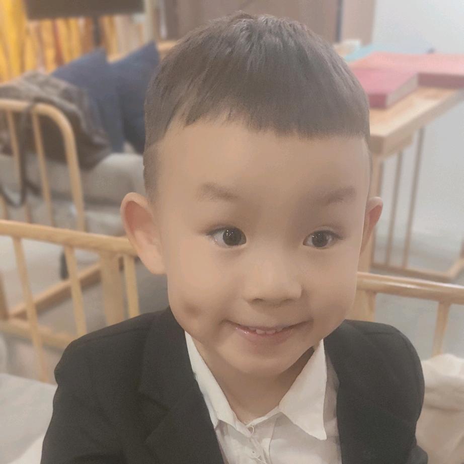 小家铭