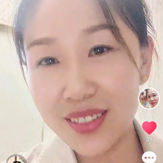 霓跃
