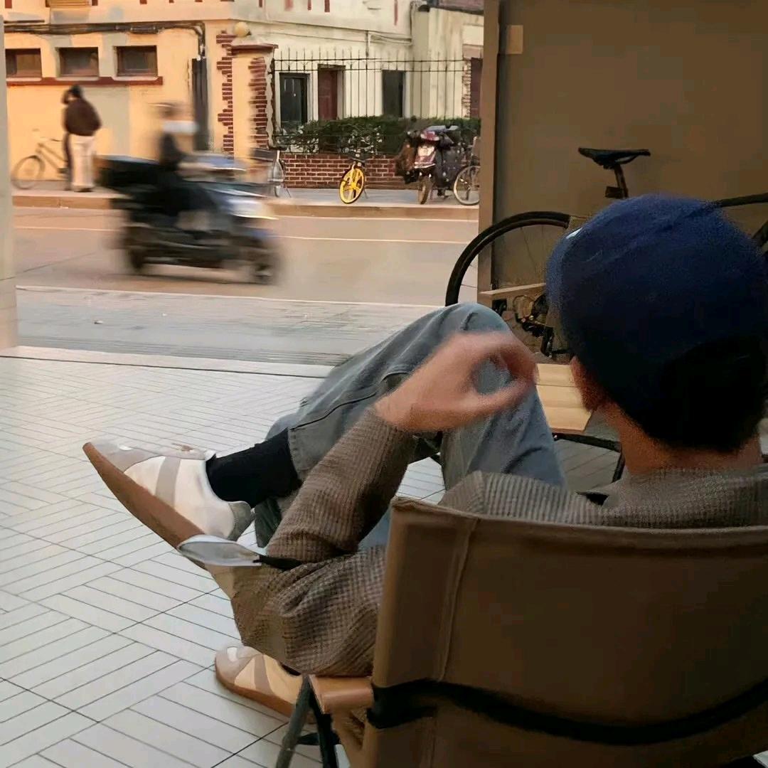 Я.