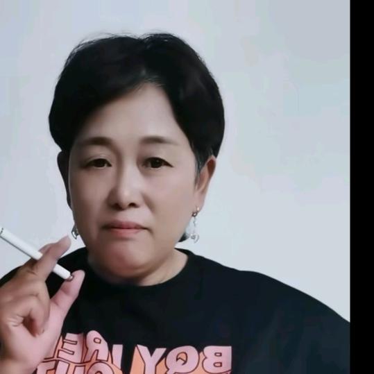 木易笑看去面对