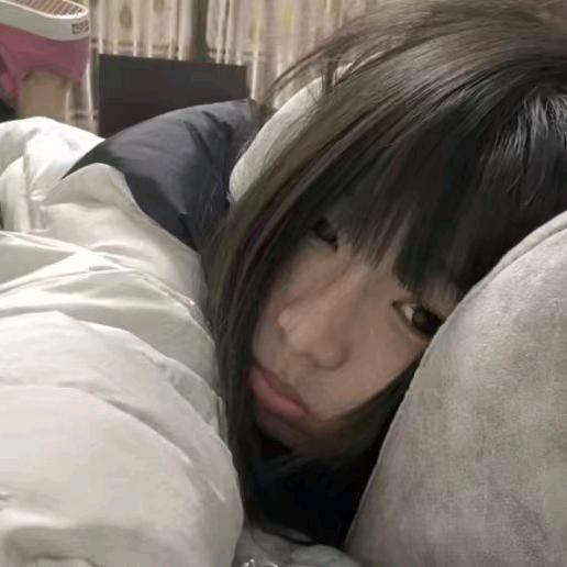 有点精神的甜妹。