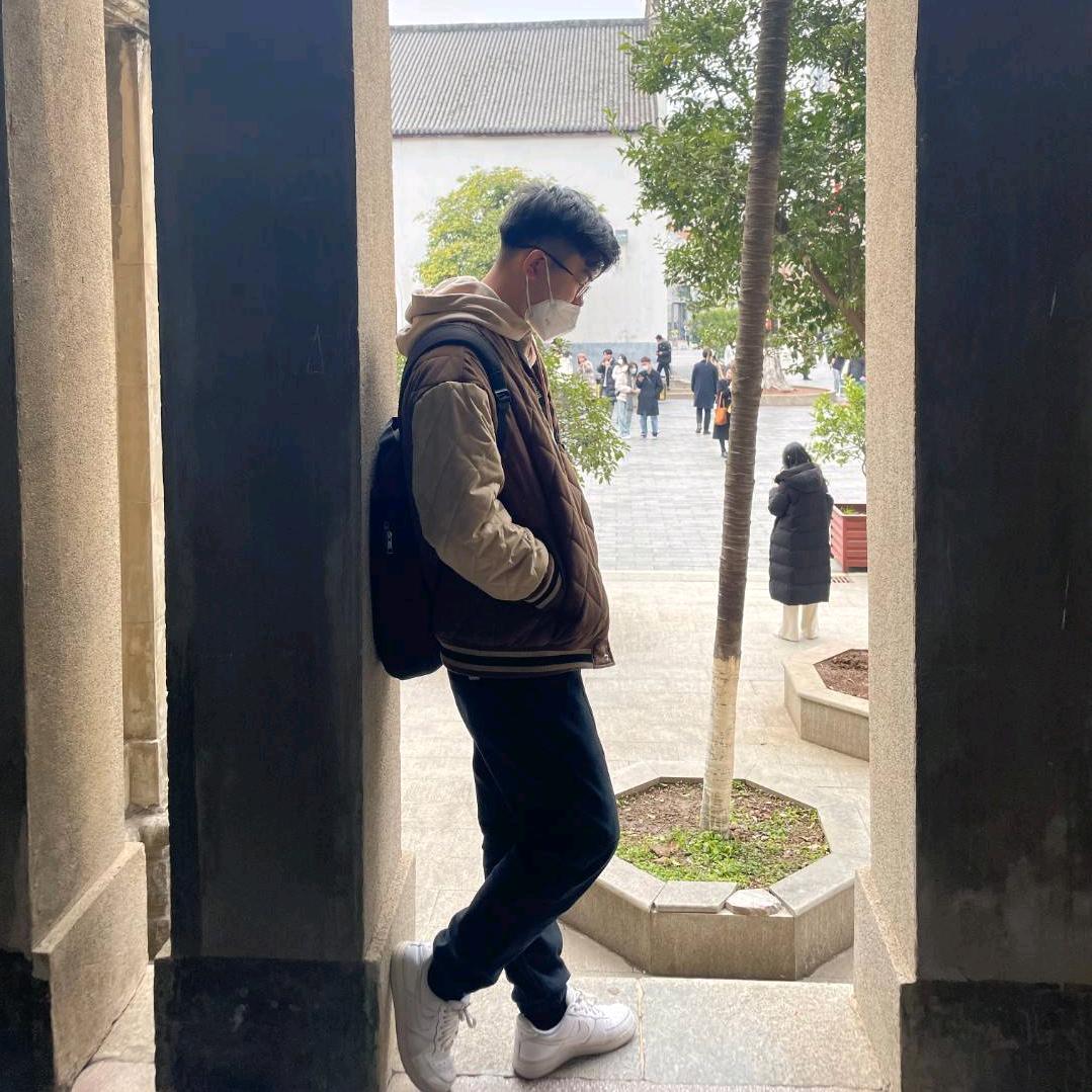 糖糖糖会发光