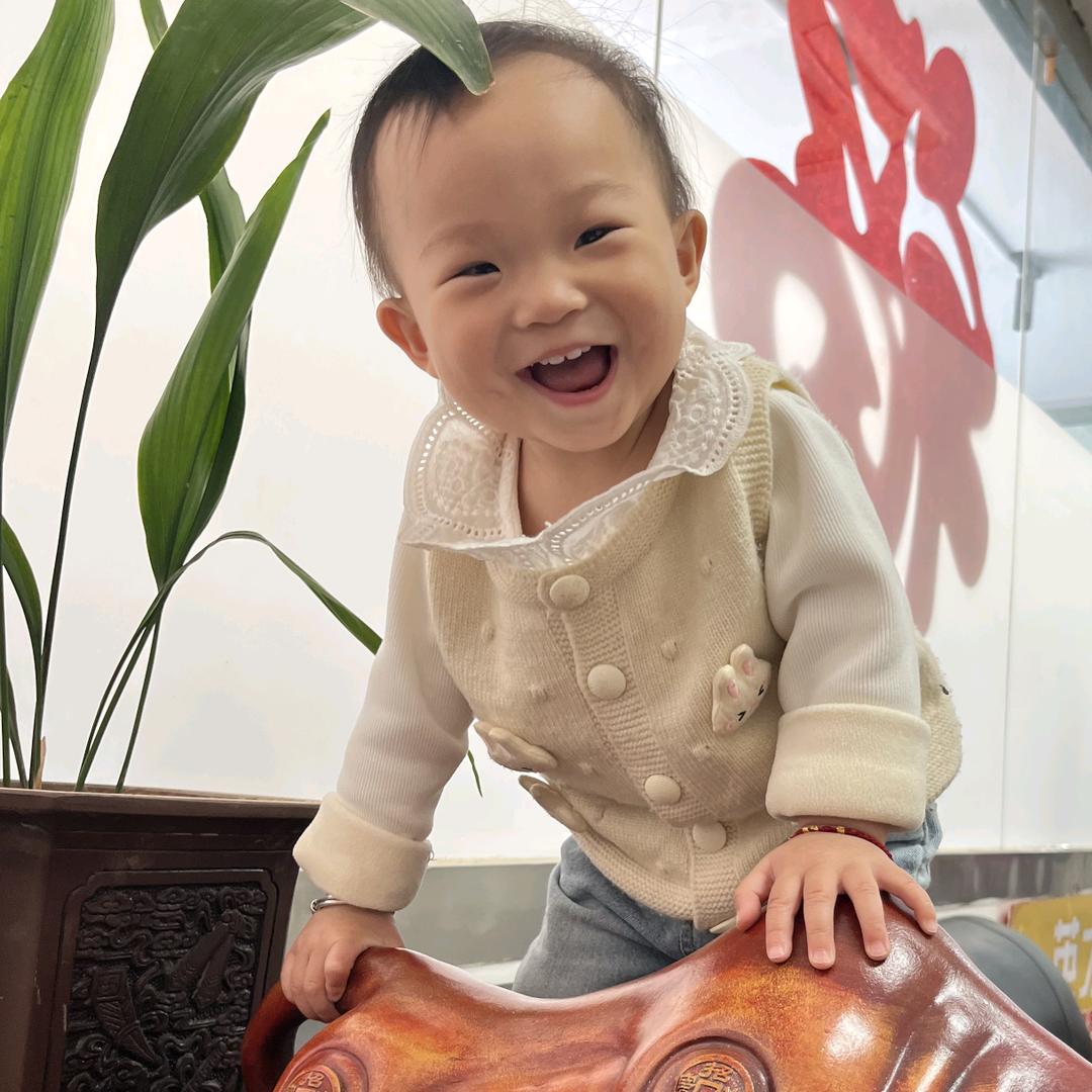 有酒窝的CC宝