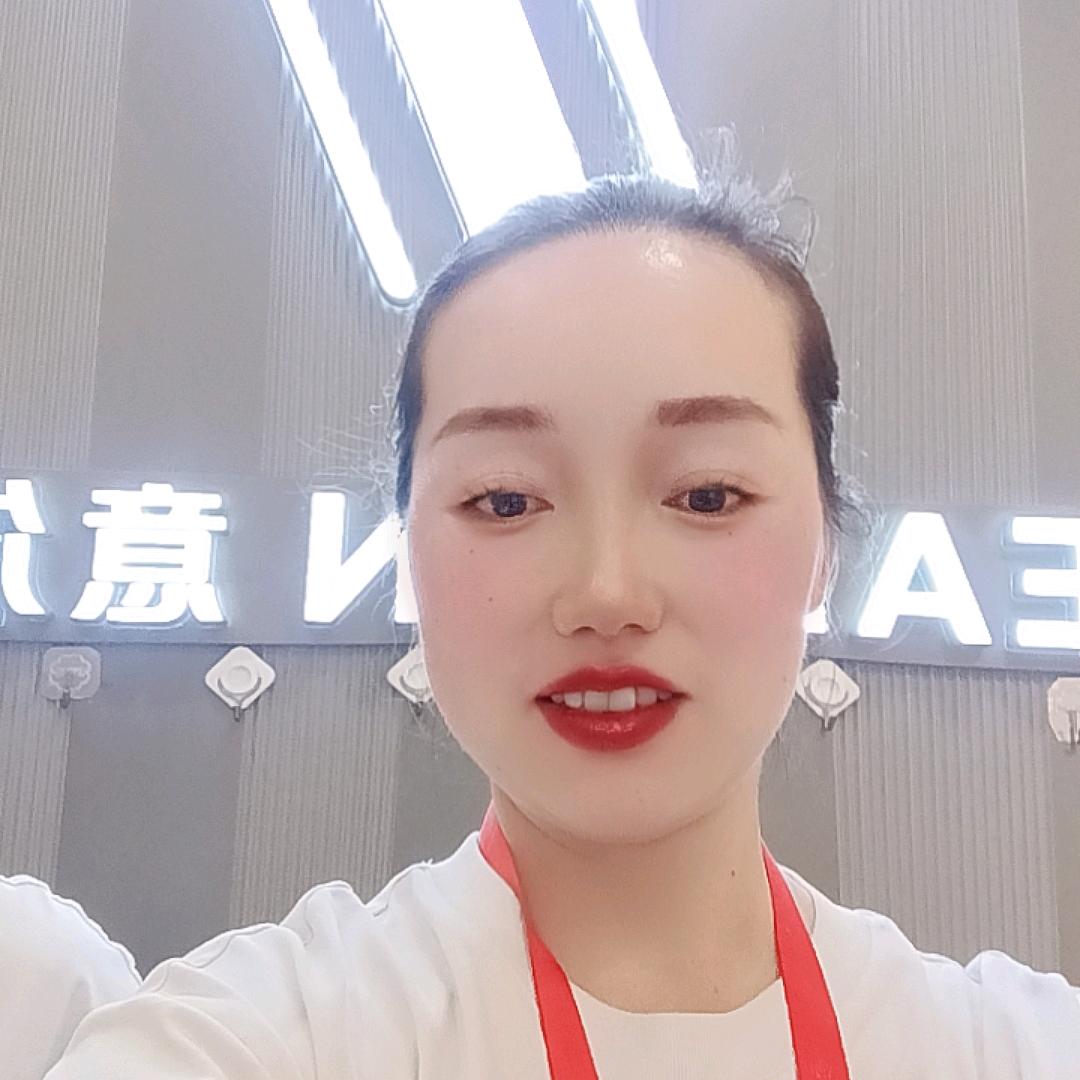 意尔康湖北十堰市竹山县步行街一店坤坤