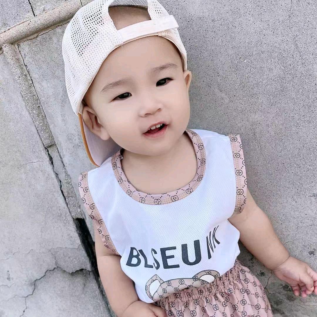 于少.