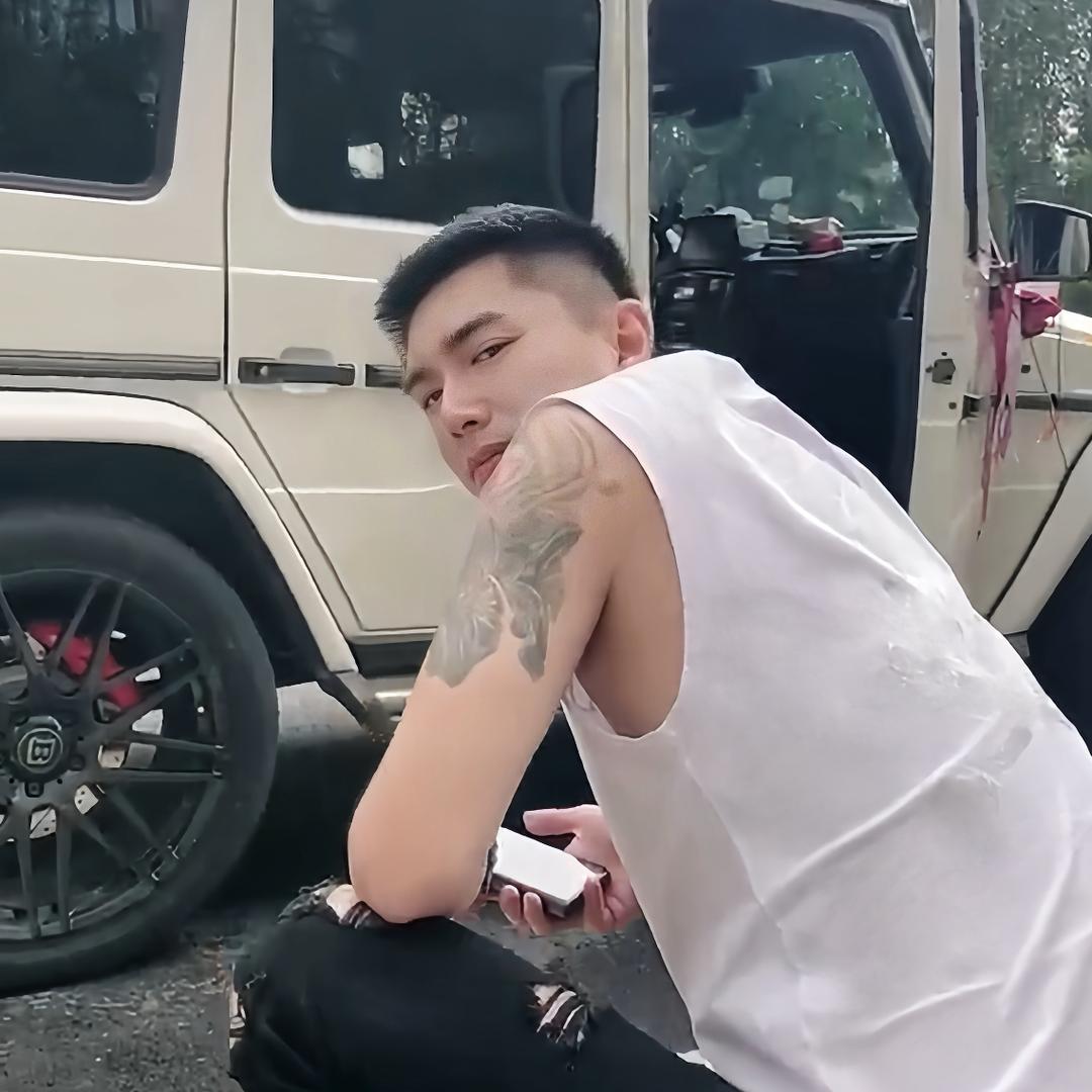 小卢哥