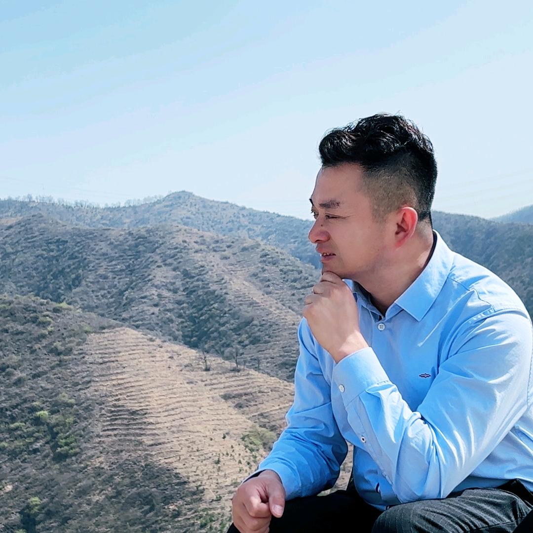 酒店的那个小哥哥