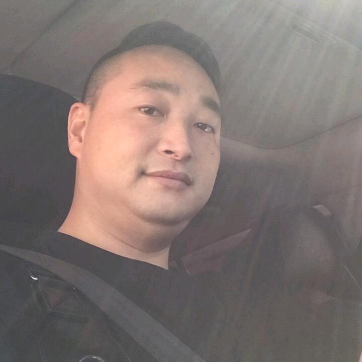 谁???