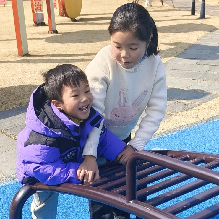 言伊俩宝
