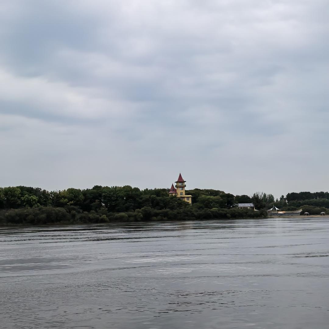 磊雅岩板背景墙