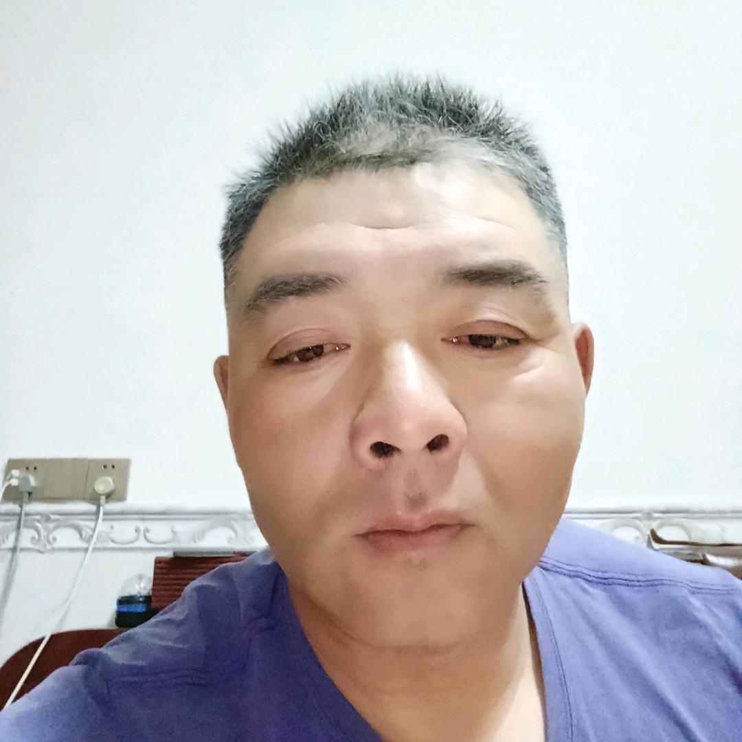 大叔，姓徐名泽林