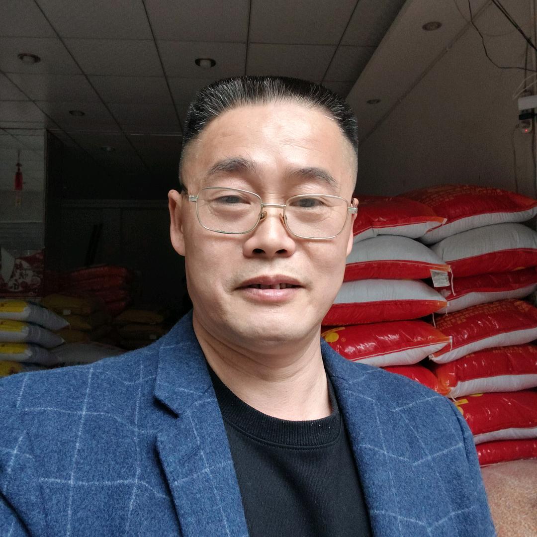 贾家华章饲料超市，贾家老电影外面