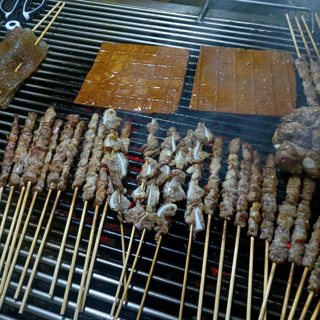 富海烧烤。