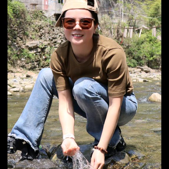 玫瑰花园鲜花店青龙路180号