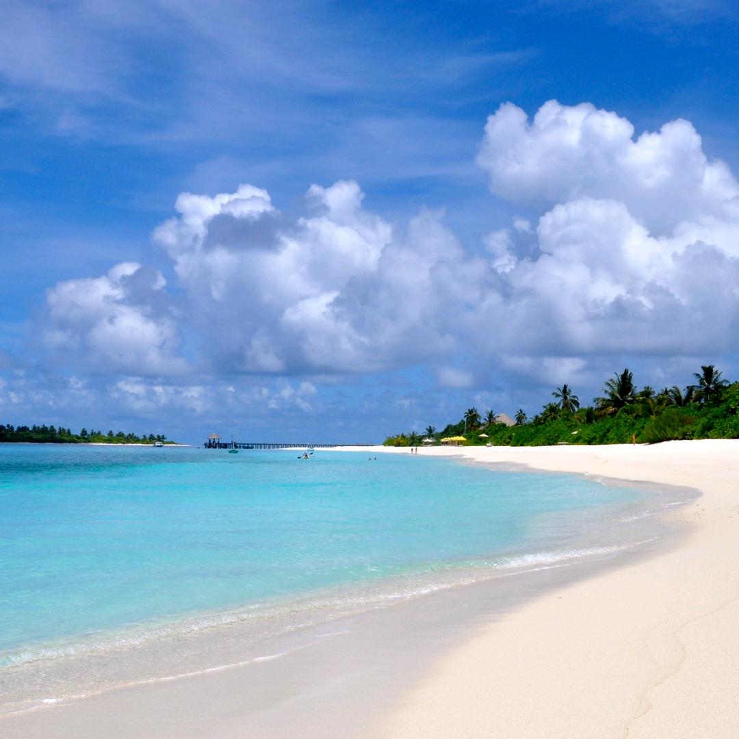 李明伟义乌邸姿综合优品小铺