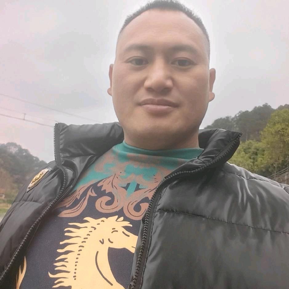 广陇挖机维修厂阿伟