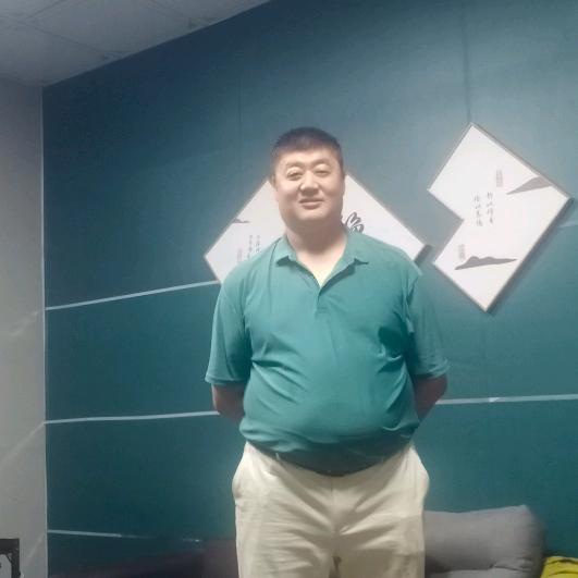 昂贵的背影