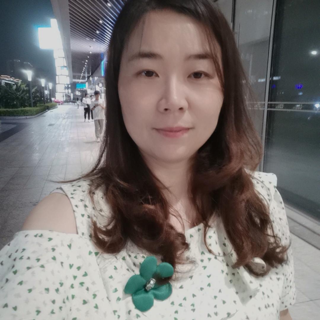 秋月漫行