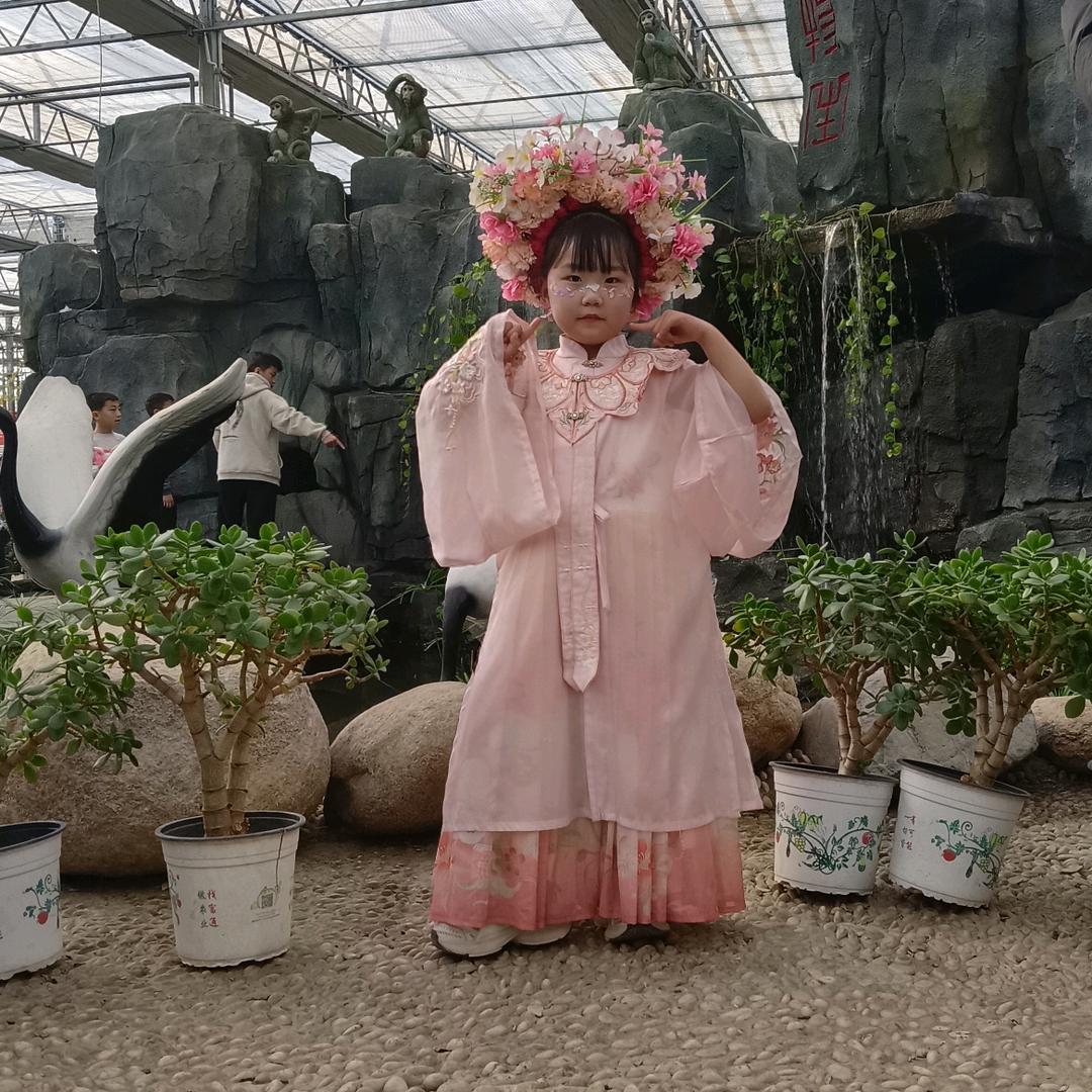 " 气质灬美女"