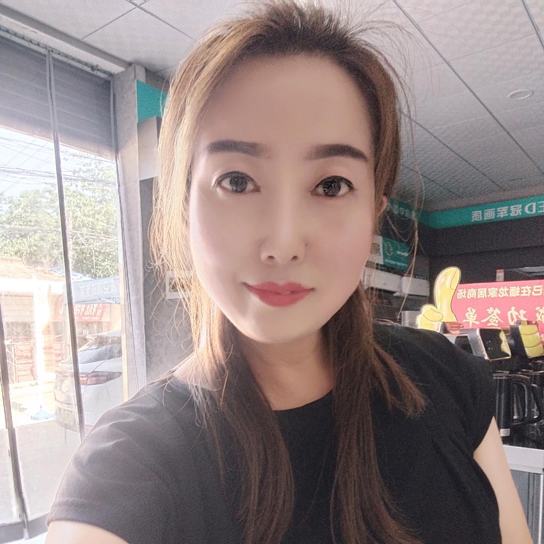 蟠龙卖家具家电的小雅