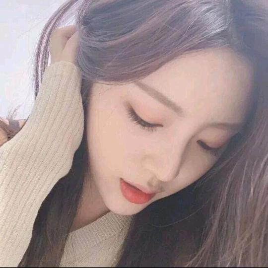 一个爱笑的女孩