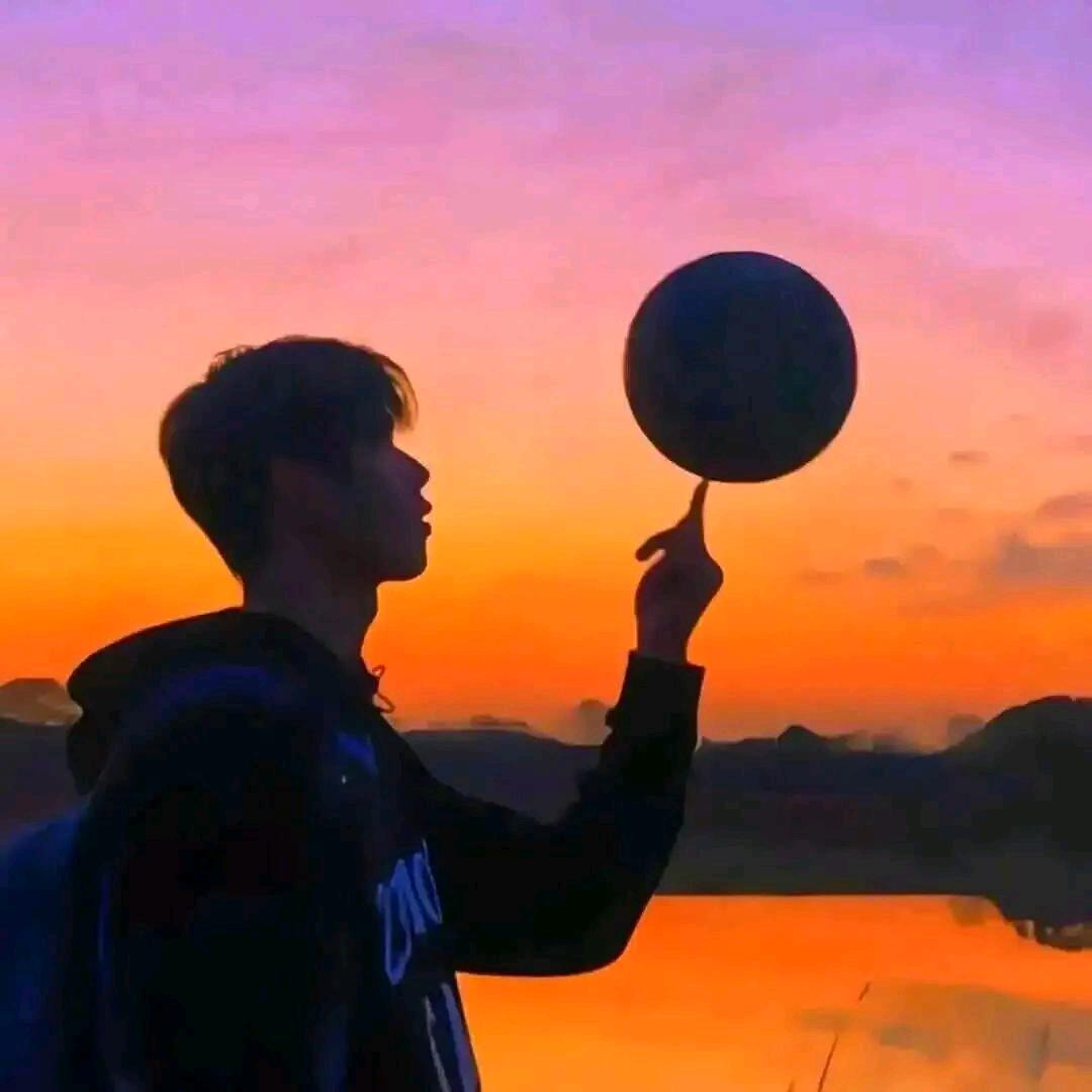 会蒸包谷饭的男人💫