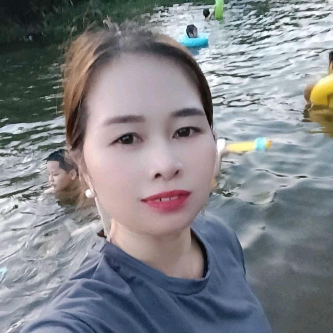 贵州布依妹。