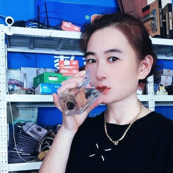誓节宝子五金建材店兰姐