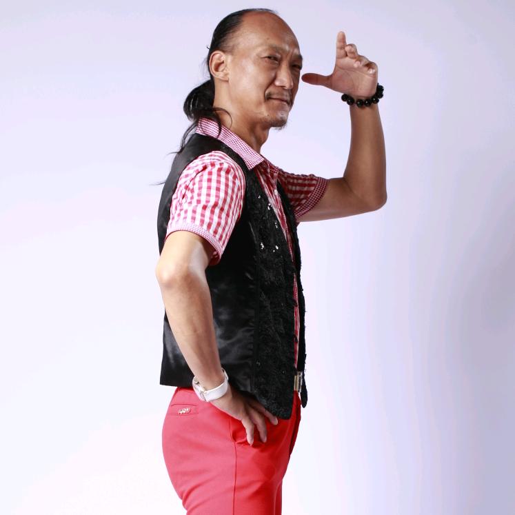 演员🇨🇳黑亮