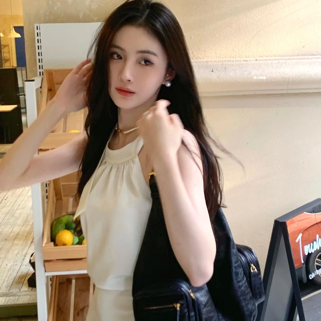 海口龙华斯聆女装店铺