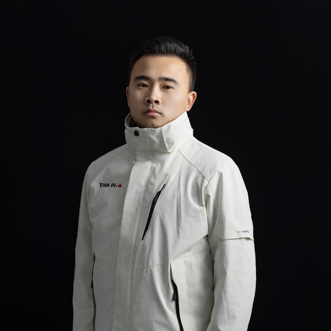 犟种老实人   （周甦）