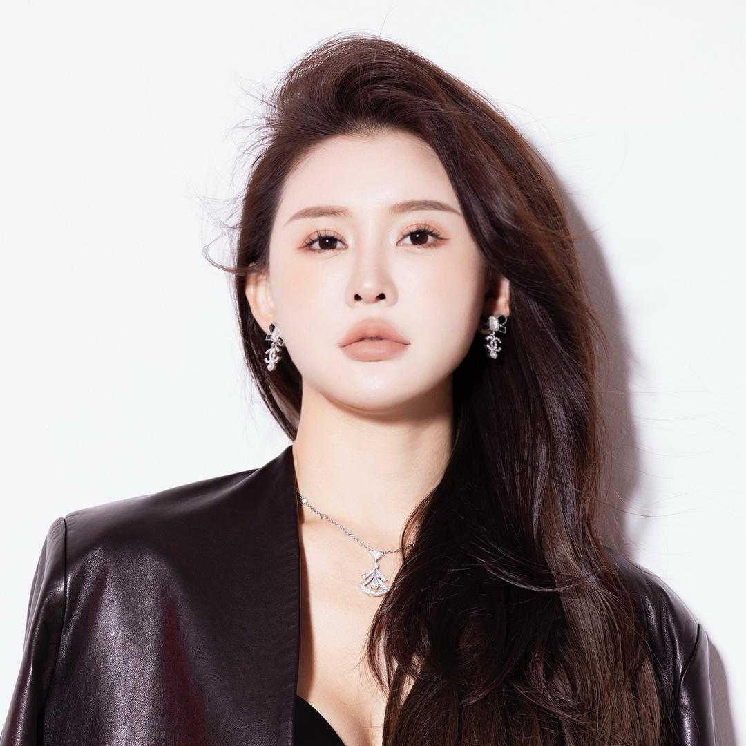 神大英子《珂尼娜冠选》