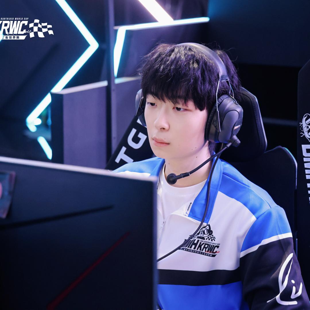 跑跑卡丁车李弘一  (旭旭宝宝传媒)